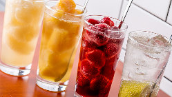 ごろごろ果実サワーは、果物の甘味と酸味が丁度よく飲みやすい。