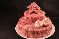 【肉ケーキ】 誕生日、記念日、結婚祝いなどお祝い事にピッタリ