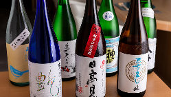 季節酒や希少酒など、様々な種類の日本酒で舌鼓