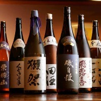 全国から直送で仕入れる日本酒など銘柄を多数ご用意