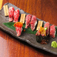 黒毛和牛を贅沢に使用した肉三昧の豪華肉寿司