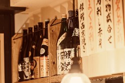 旬のお料理に合う厳選した日本酒やワインをご用意しております。
