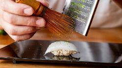 【職人技】 和食・寿司を中心に腕を磨いてきた店主の魅せる技
