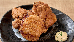 北海道といえば 『ざんぎ』一般的な鶏の唐揚と比べ濃い味◎