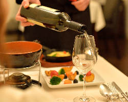 ワインは料理の味と人の心を豊かにする素敵な「飲む調味料」
