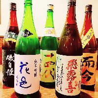 日本酒や焼酎なども豊富な品揃え