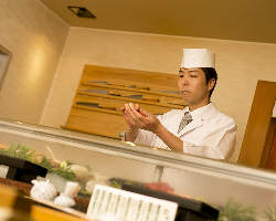 経験豊かな職人の技術と心意気が詰まった寿司をご堪能あれ