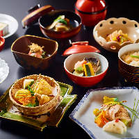 【四季折々のお料理】 大和屋伝統の味とおもてなしをご提供