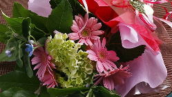 【花束のご用意】 記念日や還暦のお祝いに感謝の気持ちを込めて