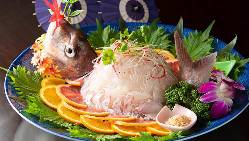 【活旬の魚中華刺身】 鮮度抜群の魚介をサラダ間隔で楽しめます