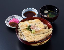白焼きの丼は阪神百貨店の当店限定メニュー！