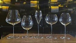 グラスとワインの相性もワインを堪能するポイントです