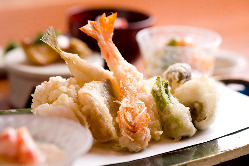 旬の素材を活かした天ぷらをお楽しみ下さい。