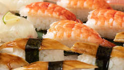 【にぎり寿司】 シャリはコシヒカリ一等米のみを使用
