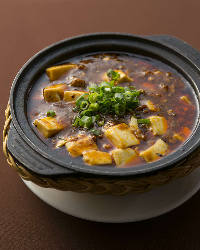 熱々が美味しい四川麻婆豆腐。