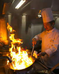 大阪の有名ホテルの中華料理店出身の料理長が作る極上中華！