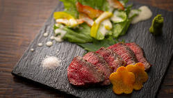 軟らかい赤身ヘレ肉ステーキは、肉料理な気分の日にぜひどうぞ。