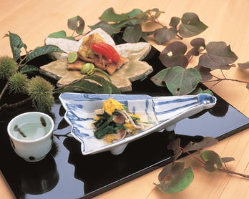 料理と器で季節を堪能出来るのも、腕のある日本料理店ならでは