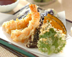 旬の素材を使った天ぷらは季節の味わいをお楽しみいただける一品