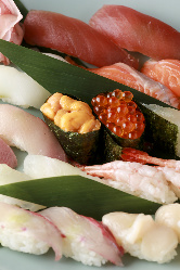 こだわりの上質なお肉を使った肉寿司は絶品。