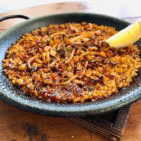 明石蛸をふんだんに使用したスペイン料理のパエリア！