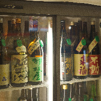 日本酒も厳選し、約30種ご提供しております！