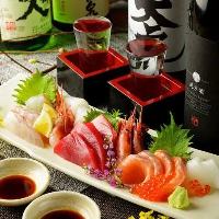 お刺身などの海鮮メニューや日本酒などもご用意しております。