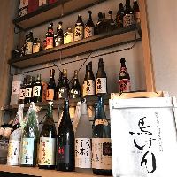 全国各地の日本酒や焼酎を豊富にご用意。料理とご一緒にどうぞ