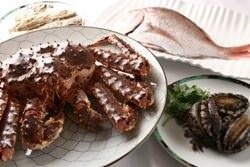 タラバガニ、黒アワビ・・ 新鮮な選りすぐりの食材たち