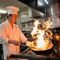 四川飯店一筋45年のシェフが作る熟練の中華料理