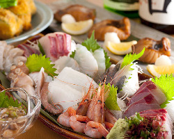 日本海の幸を使った季節メニューが豊富！