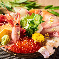 【加賀百万石丼】金沢の海鮮がこの丼ぶりに。