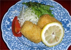 地元石川県で採れる加賀芋を贅沢に使ったコロッケです。
