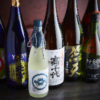 新潟各地の蔵元で造られた地酒が料理を彩ります。