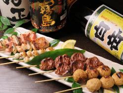 焼鳥や九州料理を、豊富に揃えたお酒と共にお楽しみください♪