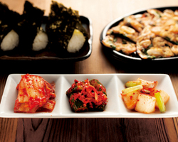 自慢のキムチからチヂミや桜ユッケなど 韓国料理も豊富にご用意
