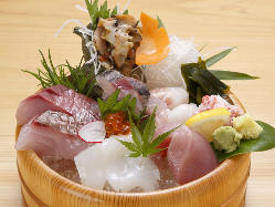 日本海の新鮮な鮮魚をリーズナブルにお楽しみいただけます！