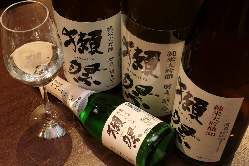 日本酒、焼酎などお酒も種類豊富に取り揃えております。